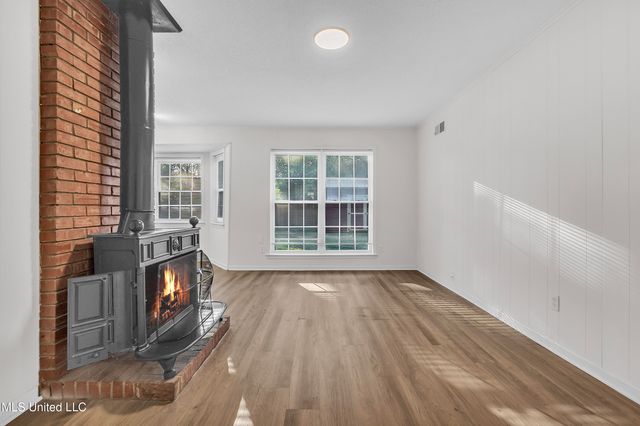 8493 Cedarbrush Drive, Southaven, MS 38671