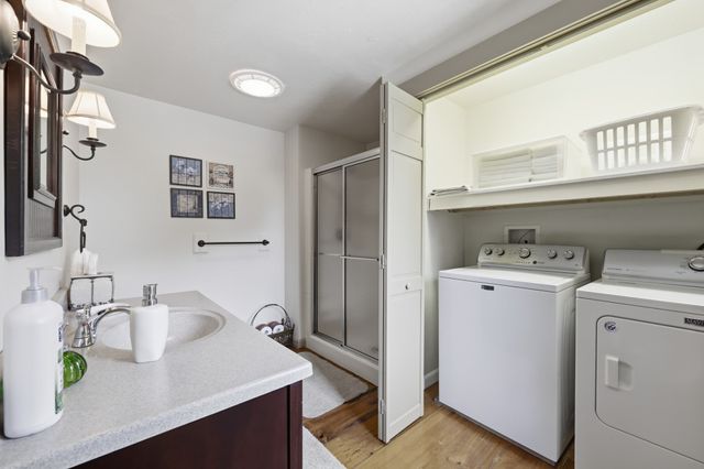 11 Betty, Auburn, MA 01501