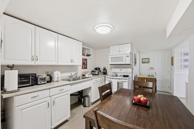 11 Betty, Auburn, MA 01501