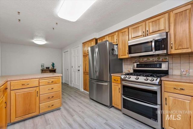 3433 N Manchester St, Boise, ID 83704