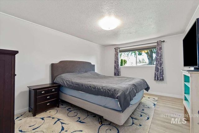 3433 N Manchester St, Boise, ID 83704