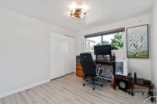 3433 N Manchester St, Boise, ID 83704
