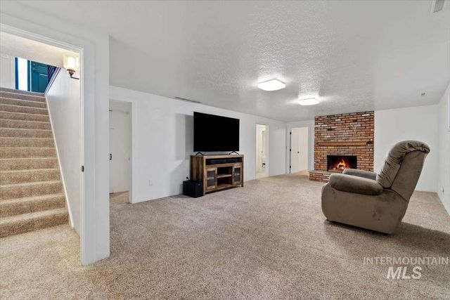 3433 N Manchester St, Boise, ID 83704