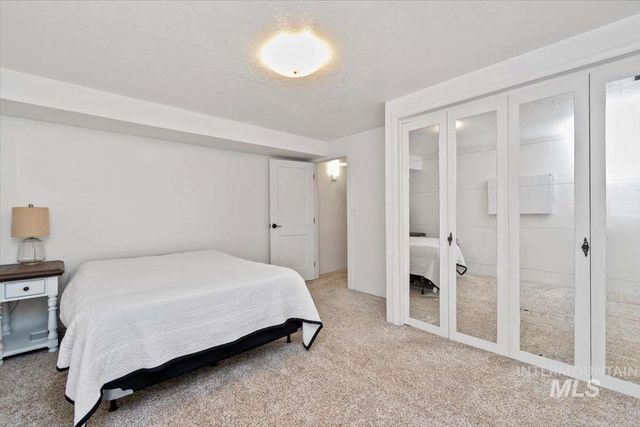 3433 N Manchester St, Boise, ID 83704