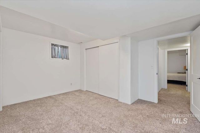 3433 N Manchester St, Boise, ID 83704