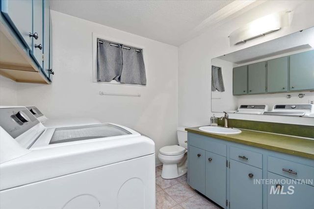 3433 N Manchester St, Boise, ID 83704