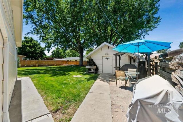 3433 N Manchester St, Boise, ID 83704