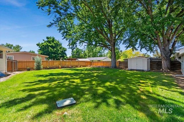 3433 N Manchester St, Boise, ID 83704