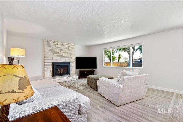 3433 N Manchester St, Boise, ID 83704