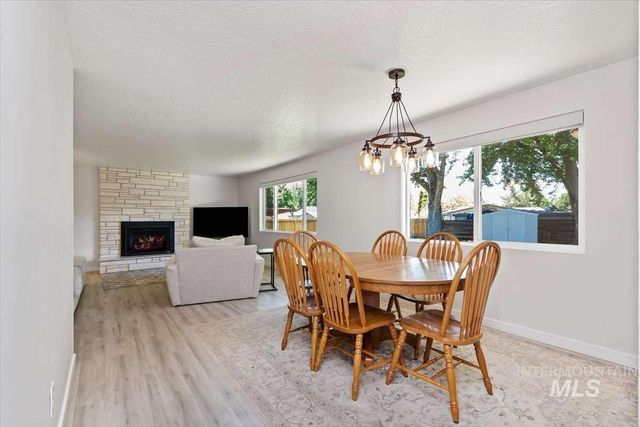 3433 N Manchester St, Boise, ID 83704