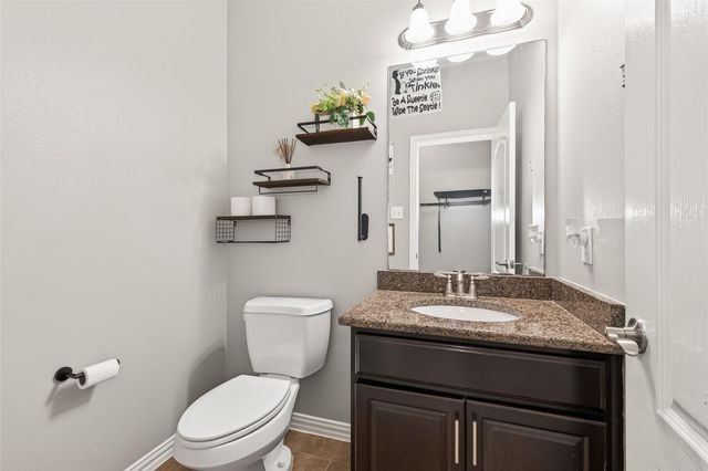 422 Honeysuckle Vine Dr, Rosenberg, TX 77469