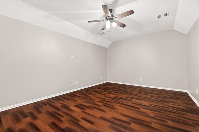 422 Honeysuckle Vine Dr, Rosenberg, TX 77469