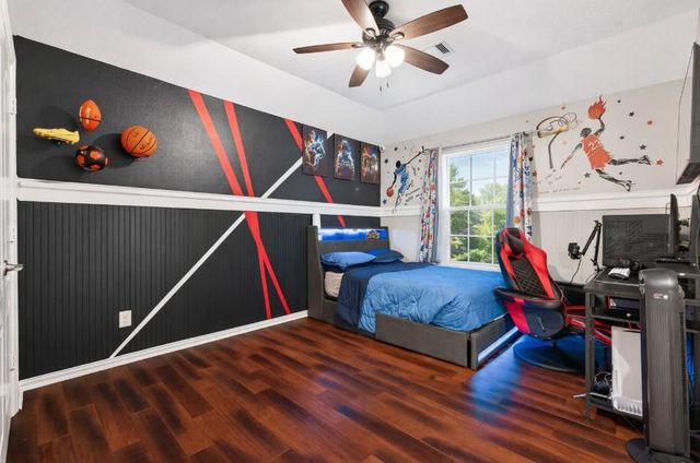 422 Honeysuckle Vine Dr, Rosenberg, TX 77469