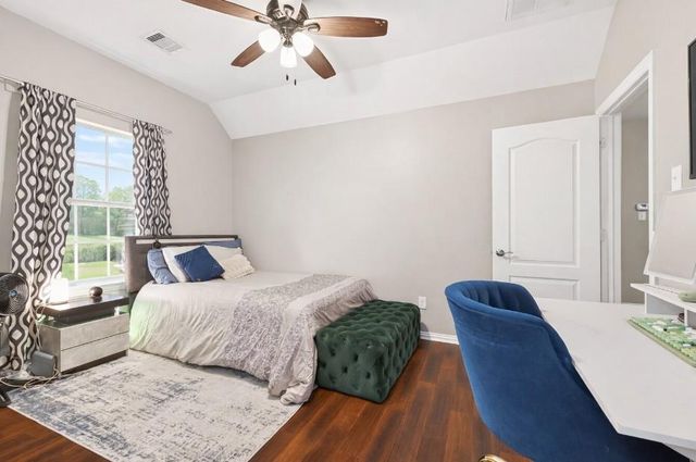 422 Honeysuckle Vine Dr, Rosenberg, TX 77469