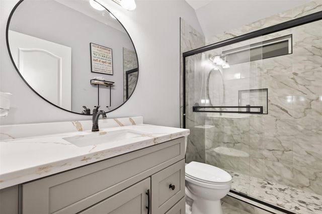 422 Honeysuckle Vine Dr, Rosenberg, TX 77469