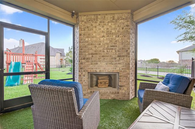 422 Honeysuckle Vine Dr, Rosenberg, TX 77469