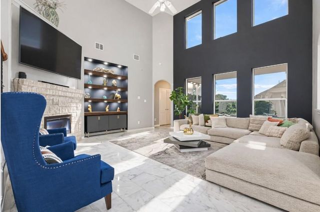 422 Honeysuckle Vine Dr, Rosenberg, TX 77469