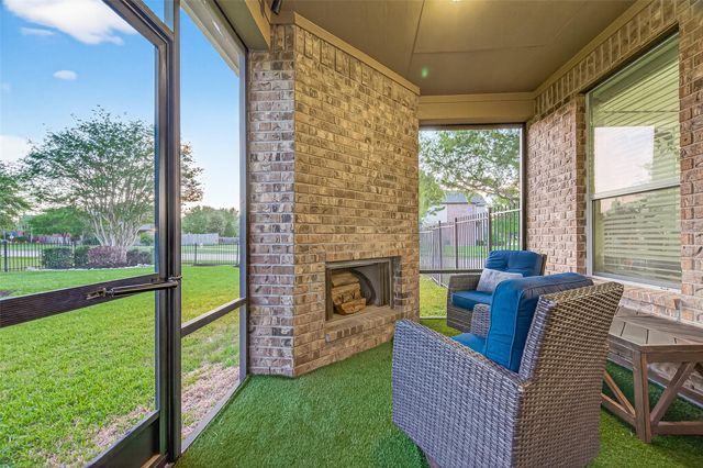 422 Honeysuckle Vine Dr, Rosenberg, TX 77469