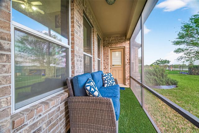 422 Honeysuckle Vine Dr, Rosenberg, TX 77469