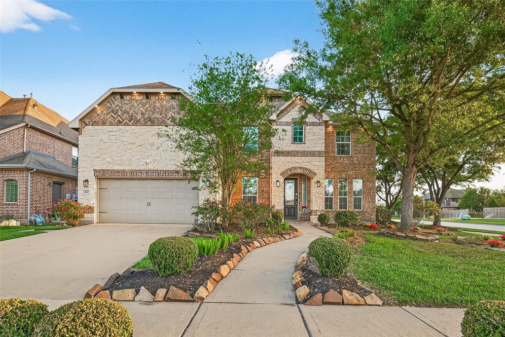 422 Honeysuckle Vine Dr, Rosenberg, TX 77469