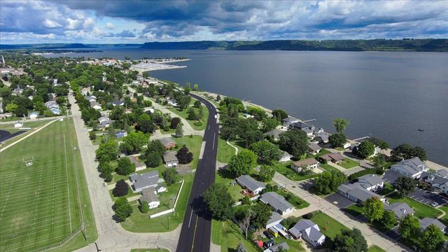 1329 S Oak Street, Lake City, MN 55041