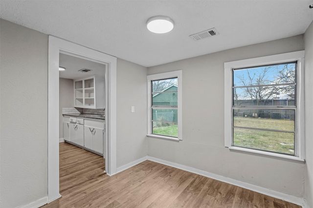 906 E Houston Street, Sherman, TX 75092
