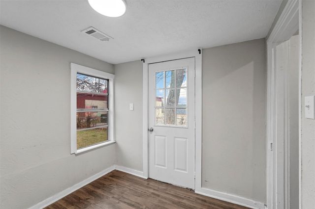 906 E Houston Street, Sherman, TX 75092