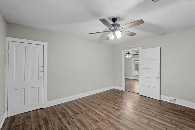 906 E Houston Street, Sherman, TX 75092