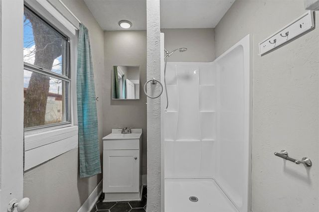 906 E Houston Street, Sherman, TX 75092