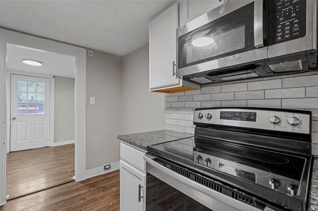 906 E Houston Street, Sherman, TX 75092