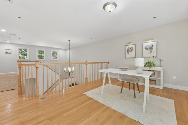 20 Pettee St 20, Newton, MA 02464