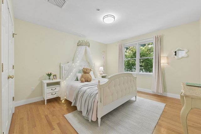 20 Pettee St 20, Newton, MA 02464