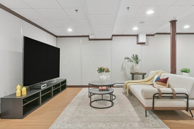 20 Pettee St 20, Newton, MA 02464