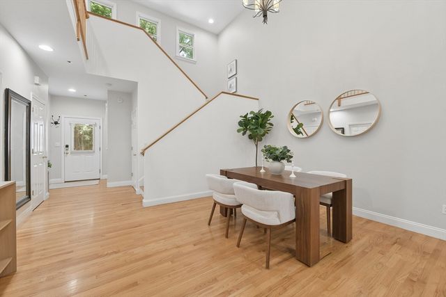 20 Pettee St 20, Newton, MA 02464