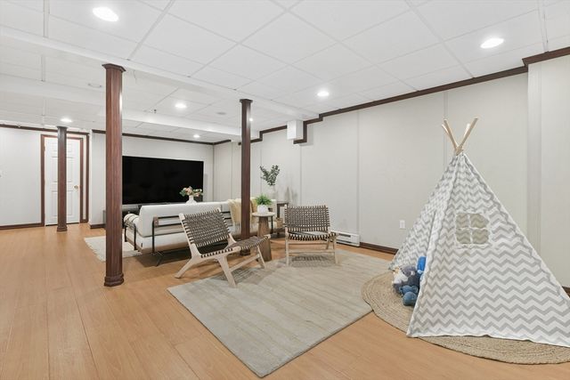 20 Pettee St 20, Newton, MA 02464