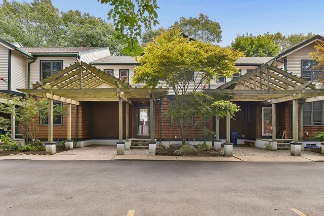 20 Pettee St 20, Newton, MA 02464