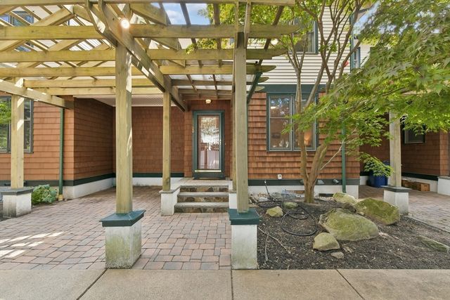 20 Pettee St 20, Newton, MA 02464
