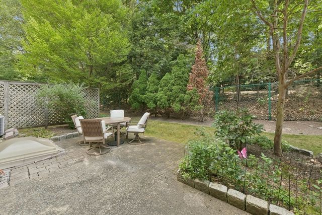 20 Pettee St 20, Newton, MA 02464