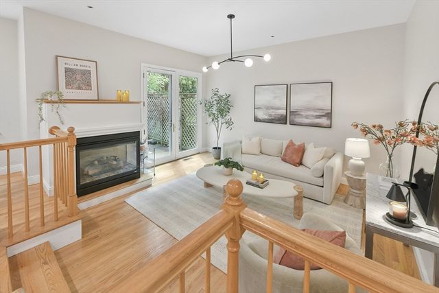 20 Pettee St 20, Newton, MA 02464