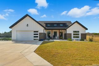 418 Tawny Oak, Bandera, TX 78003