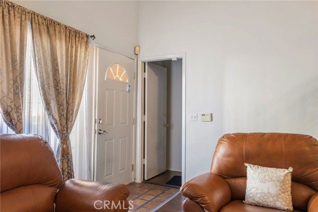 14291 Foothill Boulevard 11, Sylmar (los Angeles), CA 91342