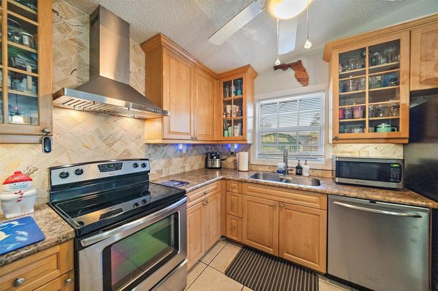 1056 HOPE STREET, Venice, FL 34285