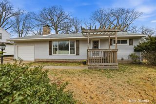 1620 W Norton Avenue, Norton Shores, MI 49441