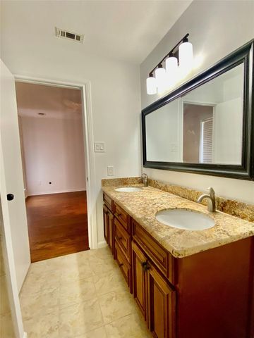 752 Augusta Drive 752, Houston, TX 77057