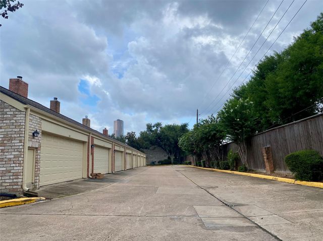 752 Augusta Drive 752, Houston, TX 77057