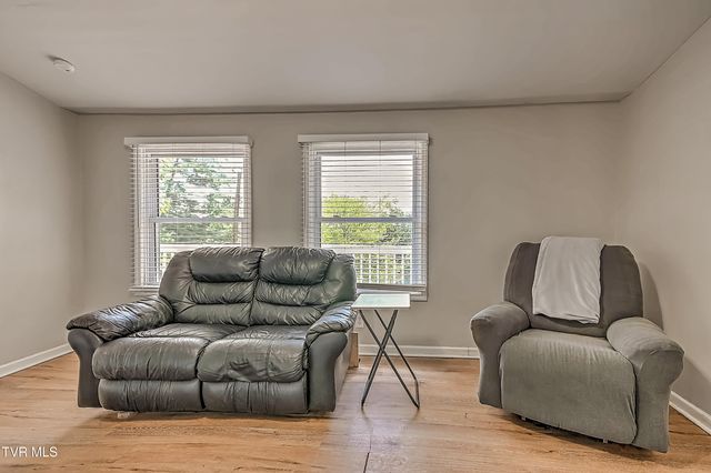 1259 Ridgecrest Avenue, Kingsport, TN 37660