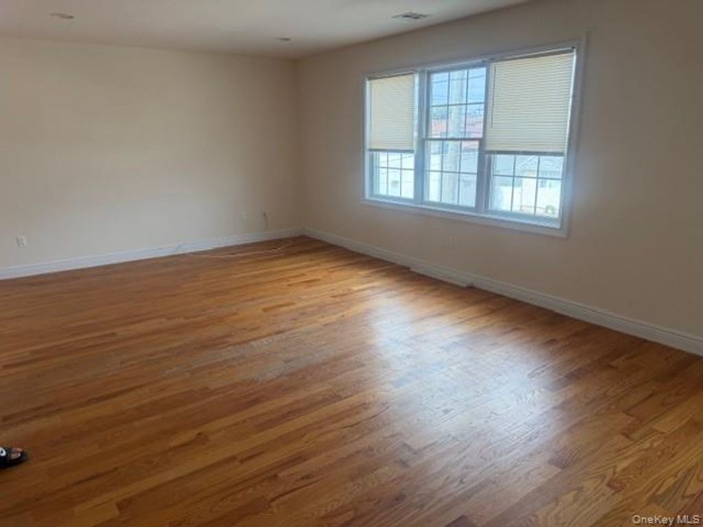 191 Jefferson Avenue, Mineola, NY 11501