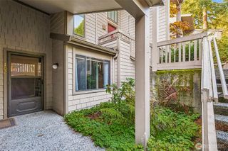 13730 15th Avenue NE #E102, Seattle, WA 98125