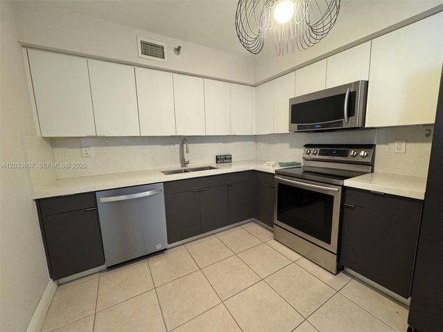 3530 Mystic Pointe Drive 1907, Aventura, FL 33180