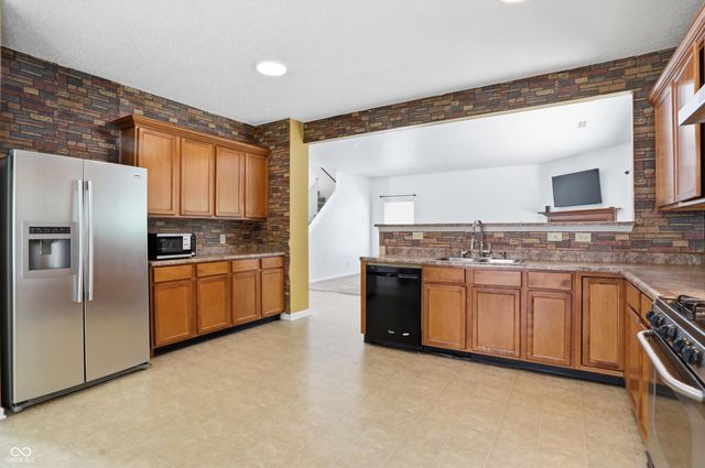 368 Legacy Boulevard, Greenwood, IN 46143
